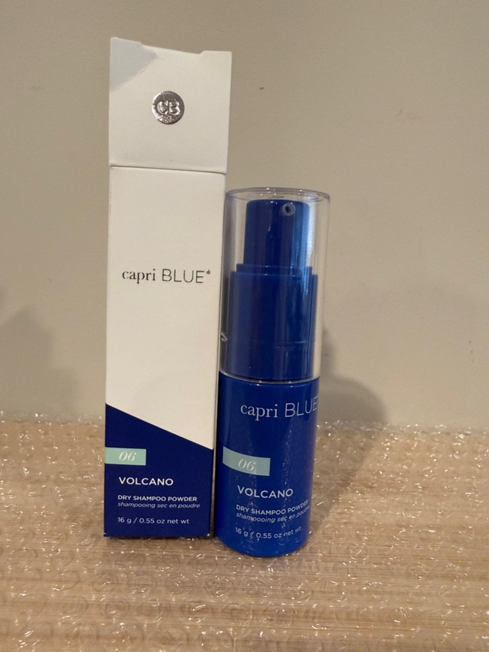 Capri Blue Dry Shampoo Powder  (Volcano, 0.55 oz) - Picture 4 of 6